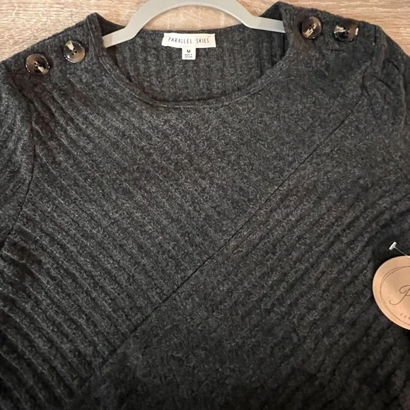 Parallel Skies Gray Textured Top - Picture 6 of 6